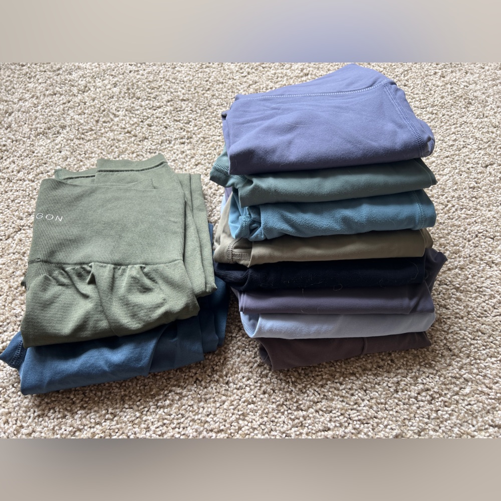 10 pairs of Paragon leggings